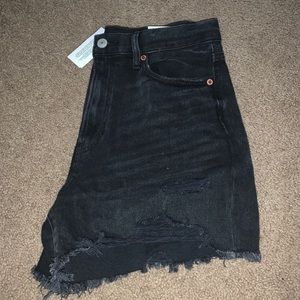 Black AEO shorts